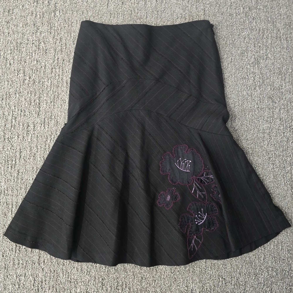 Bebe Size 0 Y2K Black Pinstripe Floral Applique Fit Flare Skirt Made USA